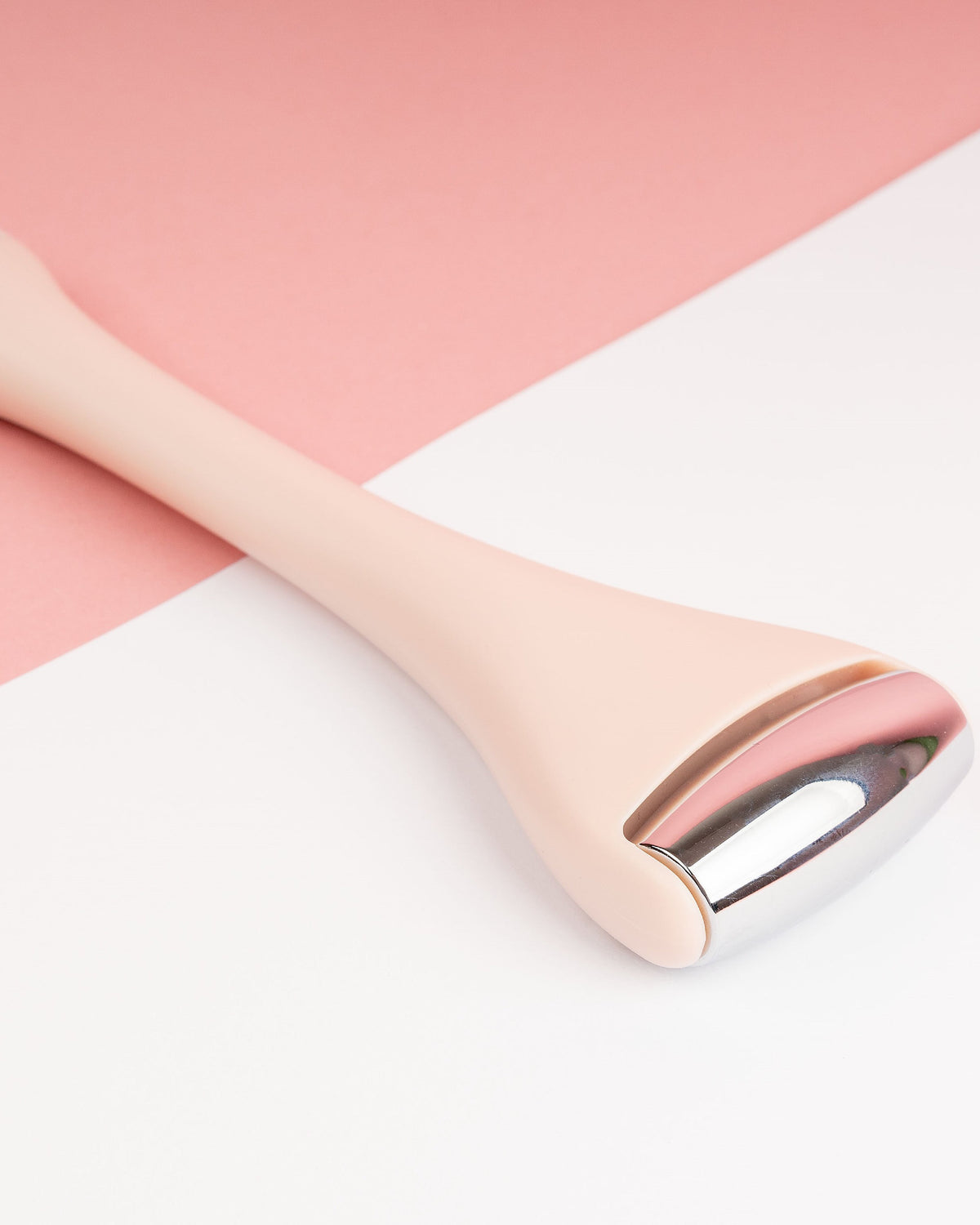 Brushworks Cryo Roller